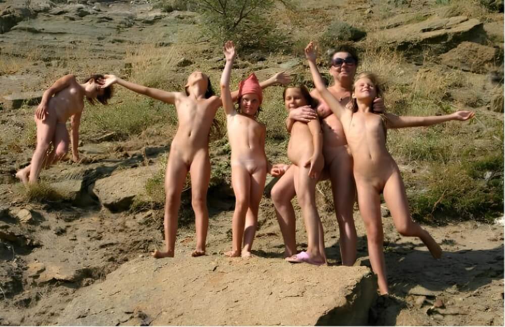 Nudism in a sunny day pics - nudism and naturism