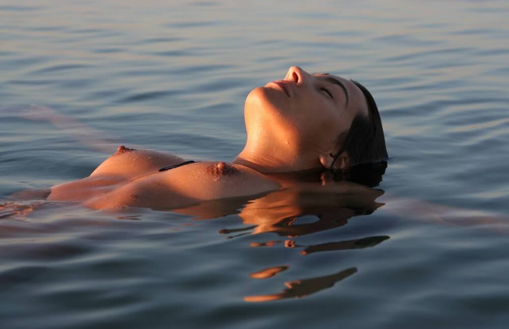 Sunlight Water to the Night pics - nudism and naturism