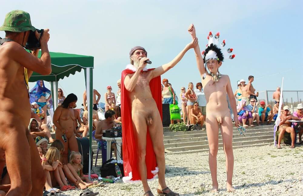 Native Headdress Dance pics - nudism and naturism