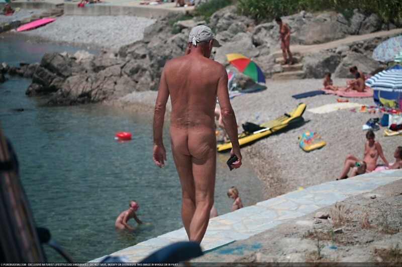 Nudist Shore Walking pics - nudism and naturism