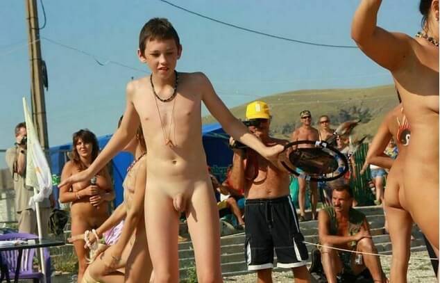 Nudists in Crimea photos - nudism and naturism