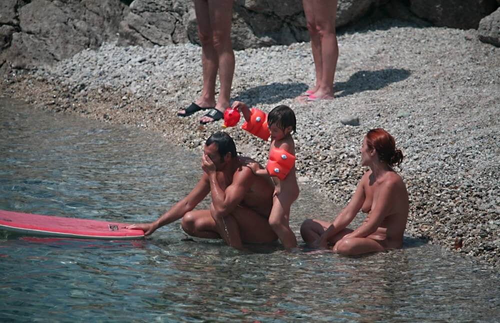 Beach Nudist Family Shore Camp pics - nudism and naturism