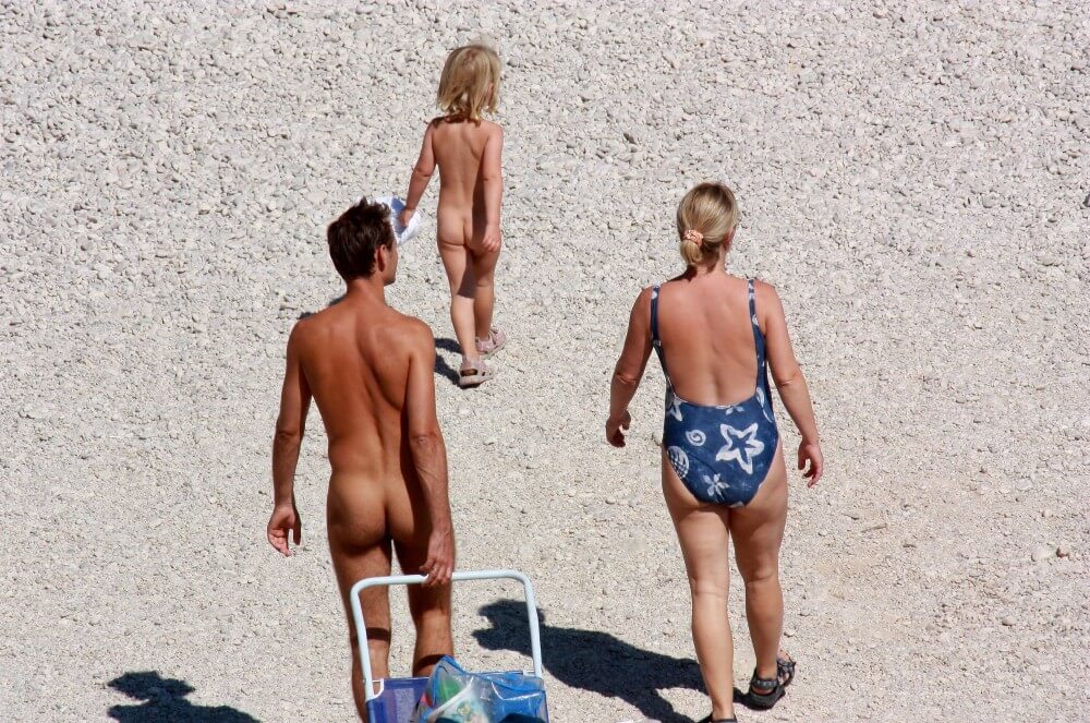Beach Voyage Nudism Life pics - nudism and naturism