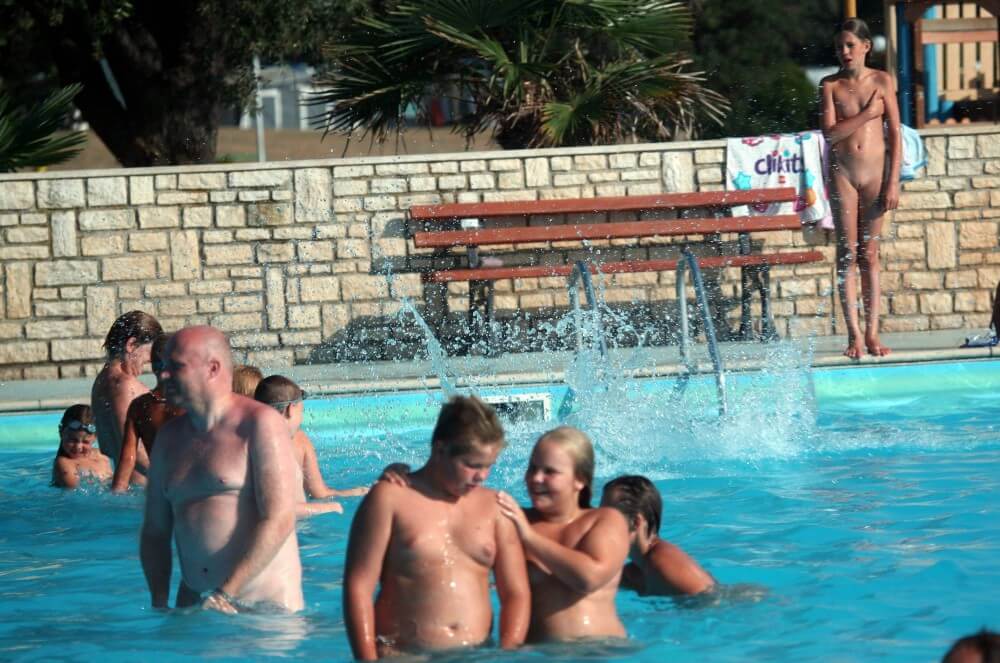 Naturist Pool Girls Profile pics - nudism and naturism