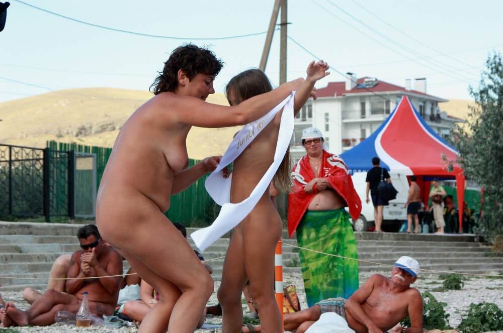 Presenting Mini Awards photos - nudism and naturism