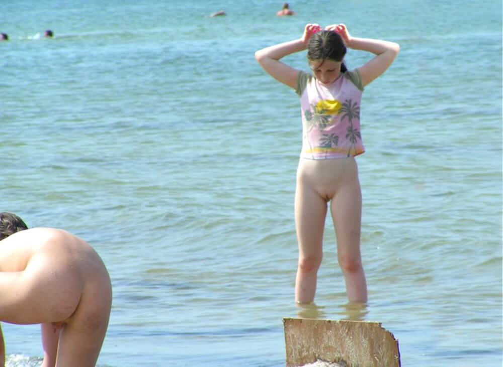 Crazy dirty girls - nudism and naturism