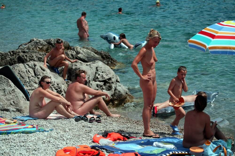 Rock Side Family Camping pics - nudism and naturism