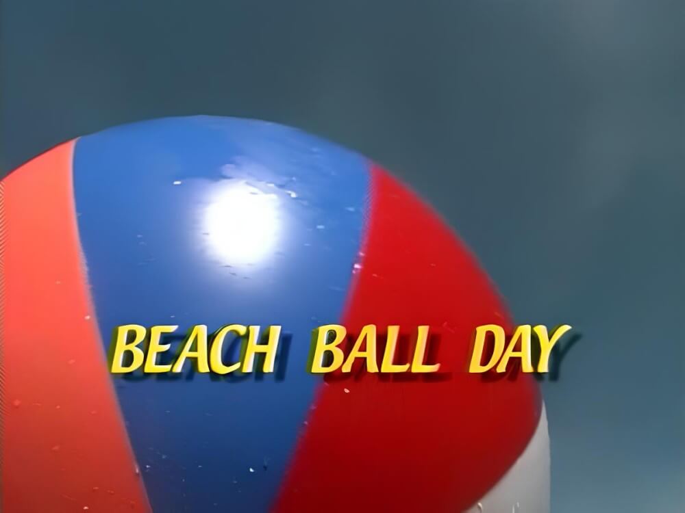 Enature- Beach ball day - nudism and naturism