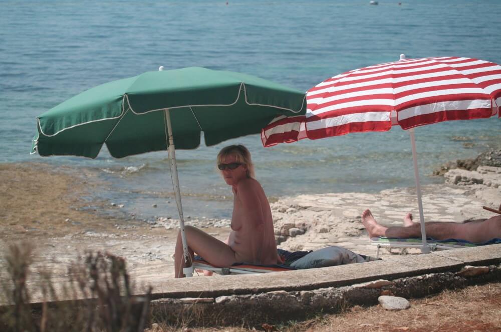FKK Beachline Front pics - nudism and naturism