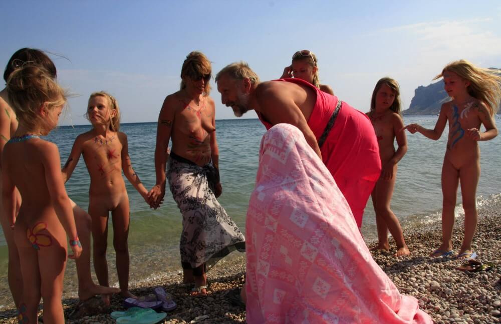 Water Drying Off pics - nudism and naturism