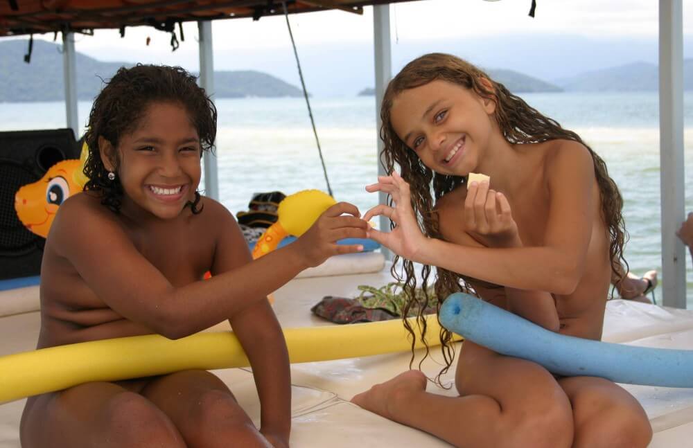 Brazilian Boating Girlfriend pics - nudism and naturism