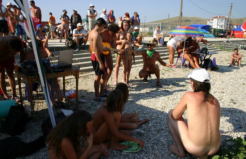 Nude Party By The Steps pics - nudism and naturism