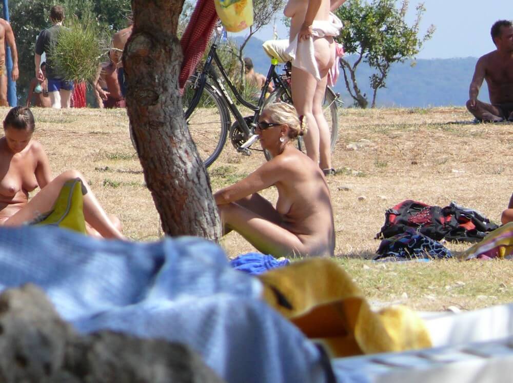 Ula FKK Shore Perspective pics - nudism and naturism