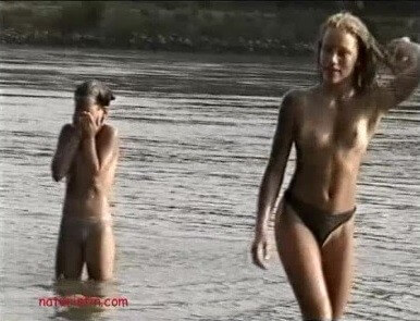 Naturistin: Dirty Girls - nudism and naturism