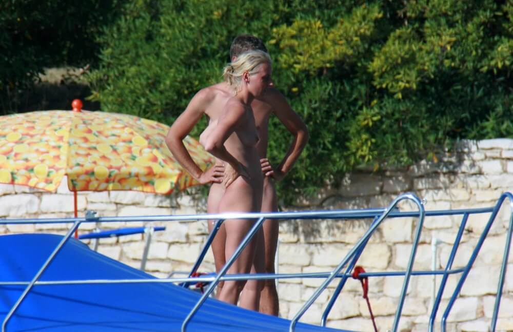Casual Beachside Strolling pics - nudism and naturism