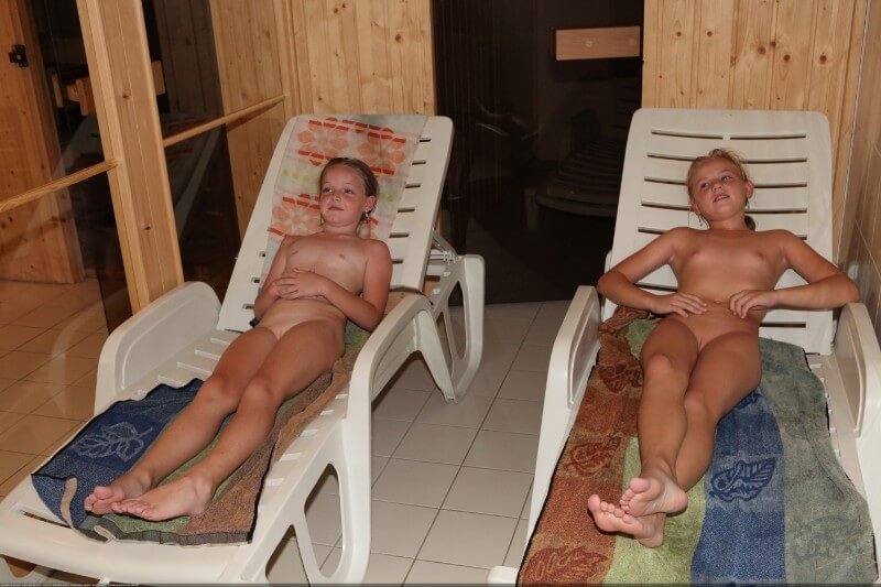 Record center relaxation photos - nudism and naturism