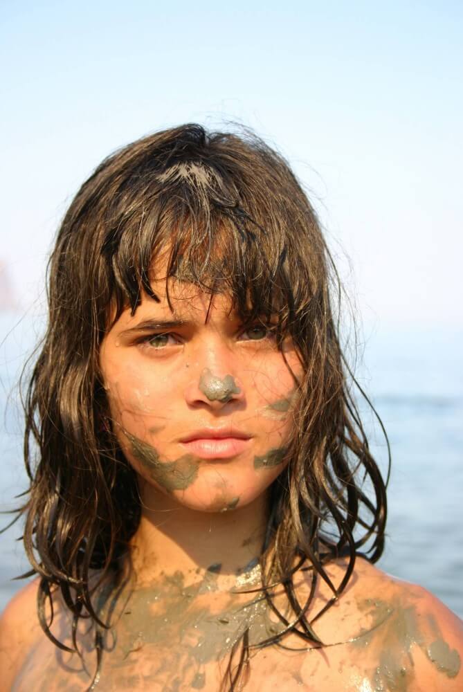 Courageous Naturist Girl pics - nudism and naturism