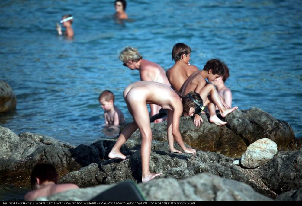 Summer day on the Black Sea photos - nudism and naturism